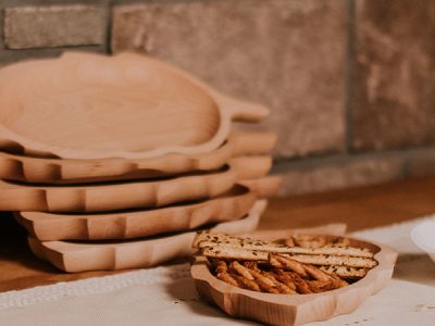 Levél alakú 6 darabos fatányér készlet